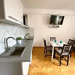 Apartment Center Warsaw - Apartmenty Jana Pawla II *