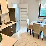 Apartment Center Warsaw - Apartmenty Jana Pawla II Warschau