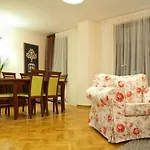 Center Warsaw - Apartmenty Jana Pawla II Apartment