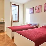 Center Warsaw - Apartmenty Jana Pawla II Warschau