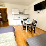 Apartman Center - Apartmenty Jana Pawla Ii Varsó
