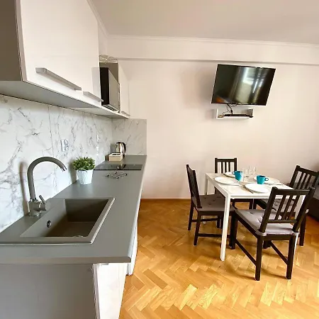 Apartment Center Warsaw - Apartmenty Jana Pawla II *