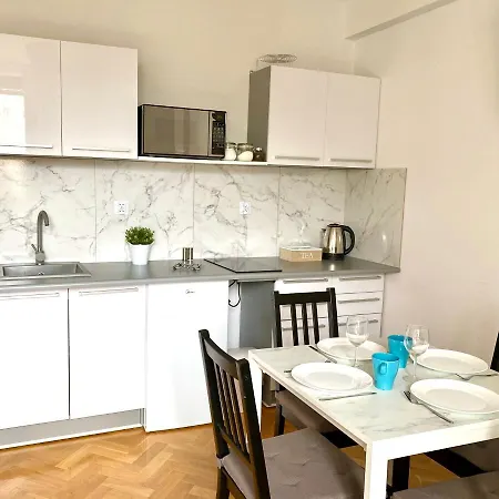 Center Warsaw - Apartmenty Jana Pawla II Warsaw