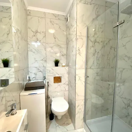 Apartment Center Warsaw - Apartmenty Jana Pawla II