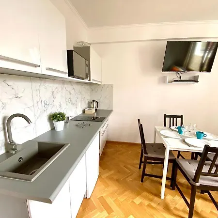 Apartment Center Warsaw - Apartmenty Jana Pawla II *