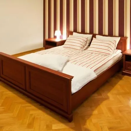 Apartman Center - Apartmenty Jana Pawla Ii Varsó