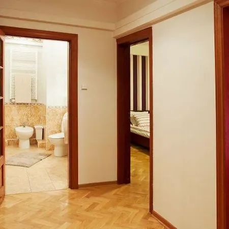 Apartment Center Warsaw - Apartmenty Jana Pawla II Warsaw
